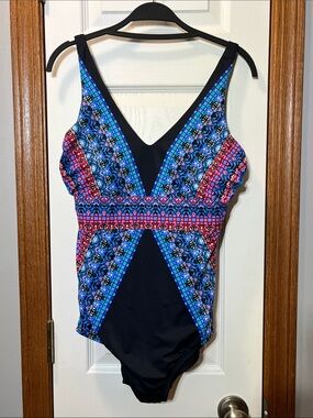 Embrace Your Curves by Miracle Brands Black w/ Blue Print One Piece Swimsuit Lg